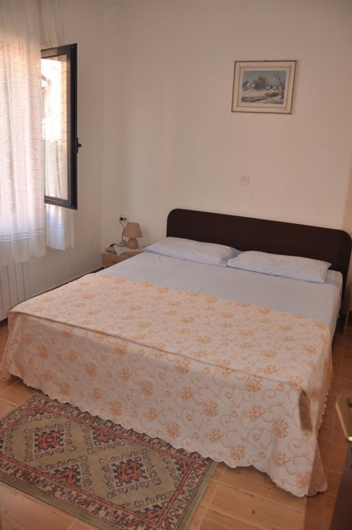 Franko Apartmani Zambratija  Esterno foto