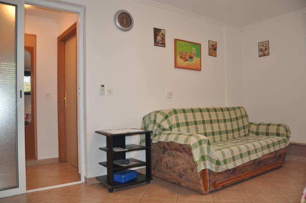 Franko Apartmani Zambratija  Esterno foto