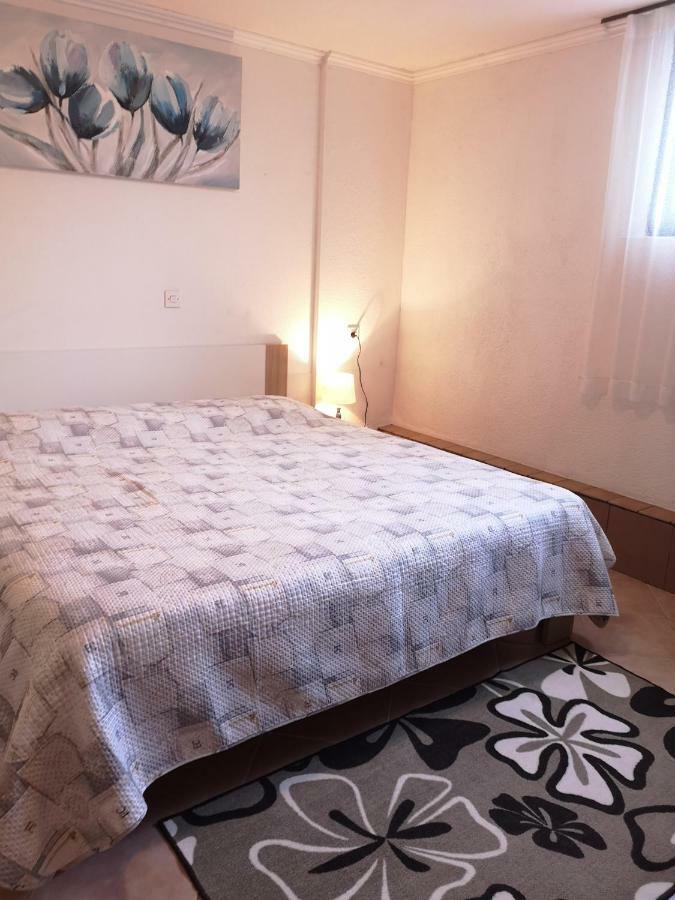 Franko Apartmani Zambratija  Esterno foto